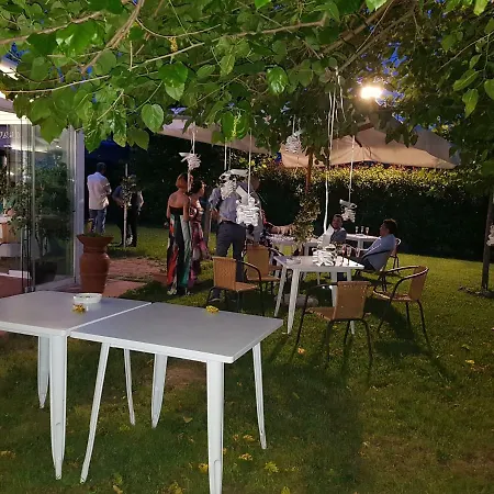 Hotel La Scuderia Sarzana