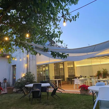 La Scuderia 2* Sarzana