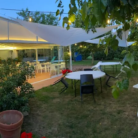 Szálloda La Scuderia Sarzana